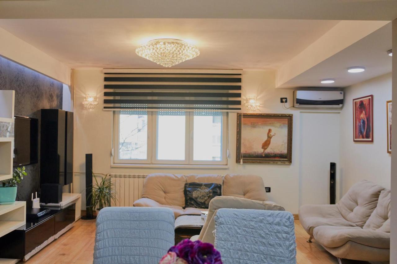 Diamond Butterfly Apartment スコピエ エクステリア 写真